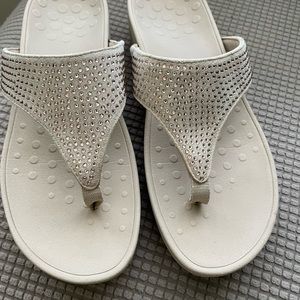 Vionic Naples Wedge Sandal - Champagne - size 9